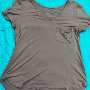 V-neck short sleeve tops